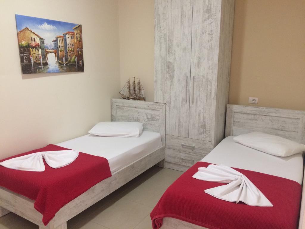 Berti Apartments ساراندا المظهر الخارجي الصورة