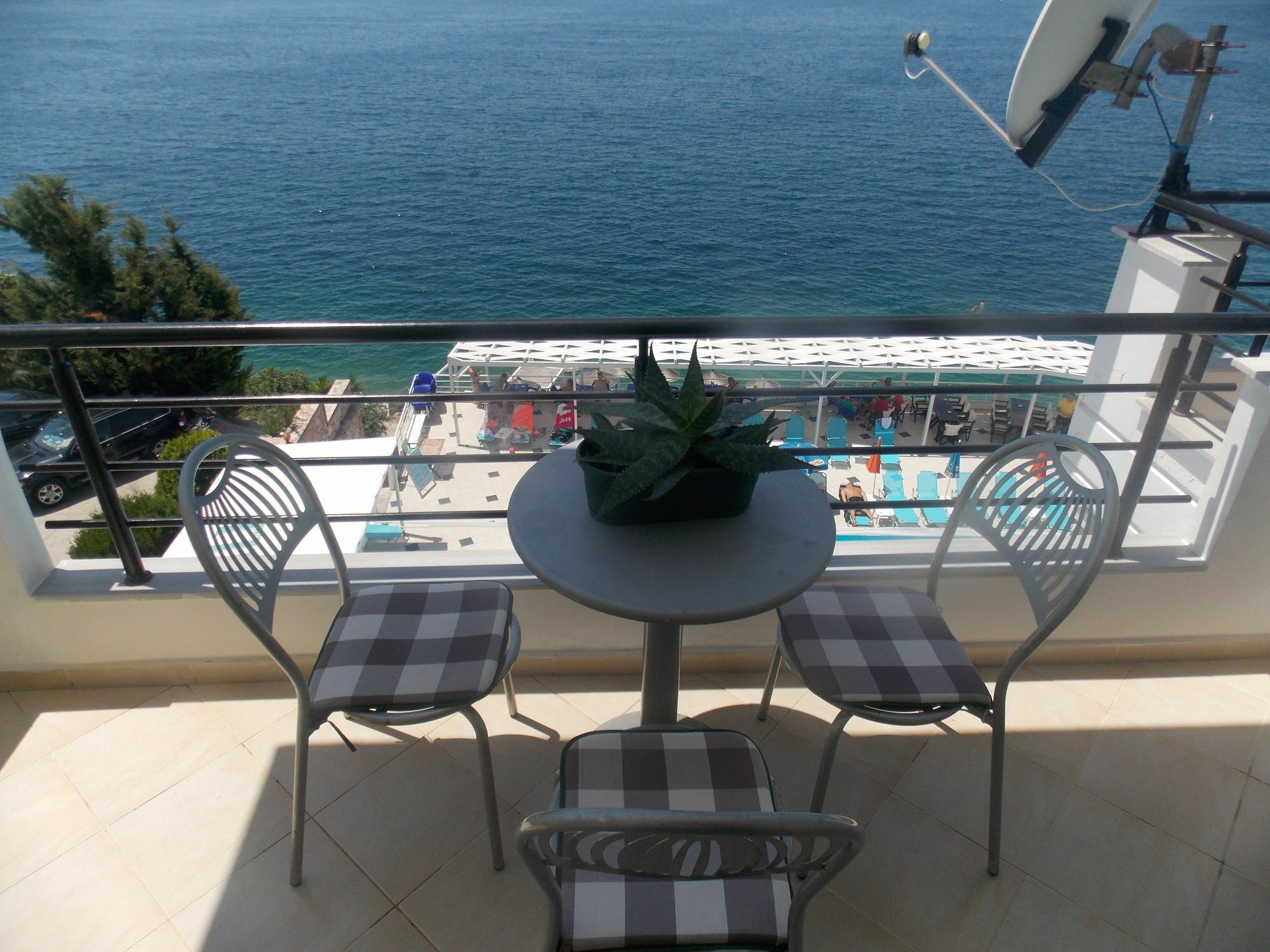 Berti Apartments ساراندا المظهر الخارجي الصورة
