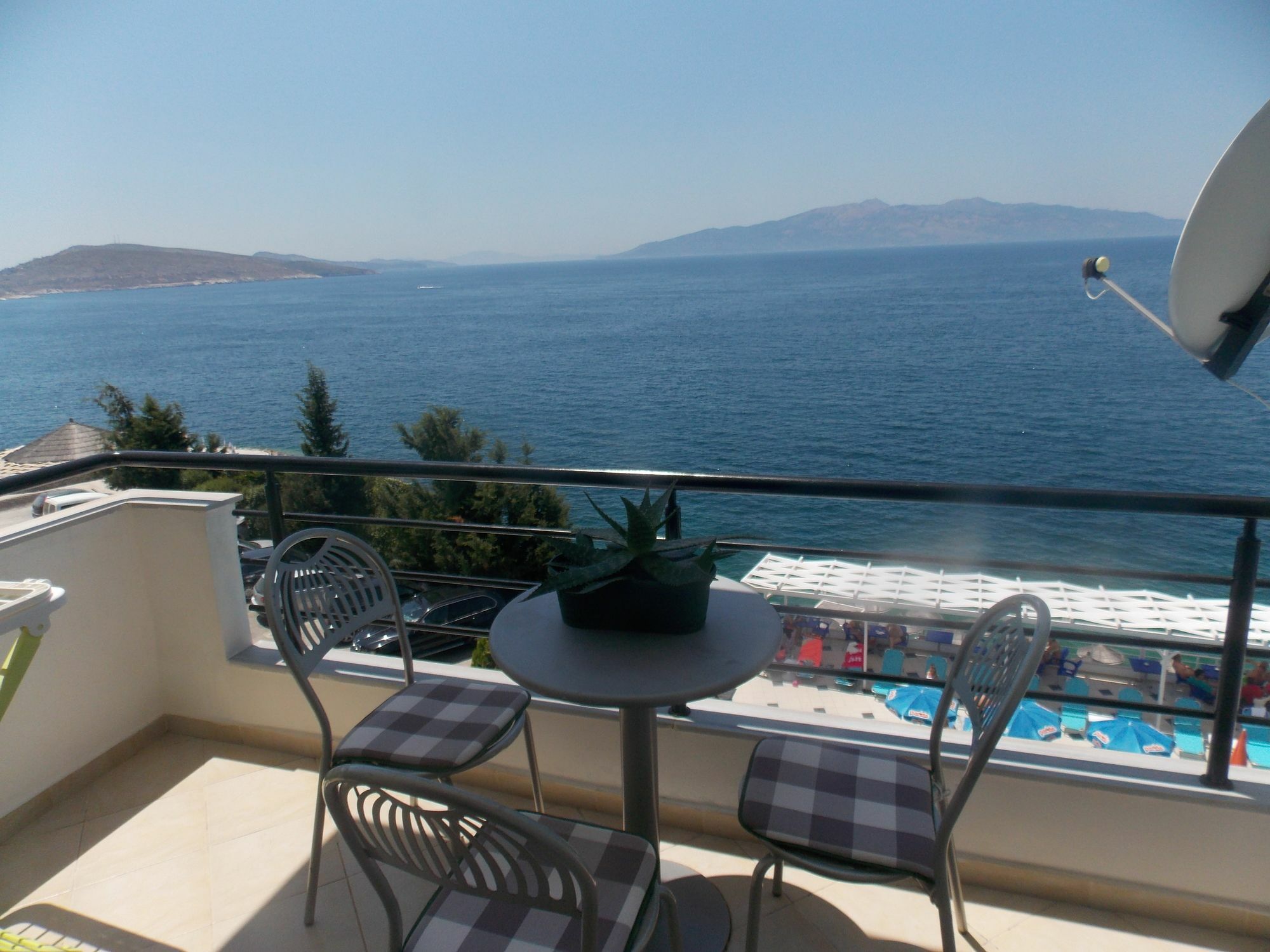 Berti Apartments ساراندا المظهر الخارجي الصورة